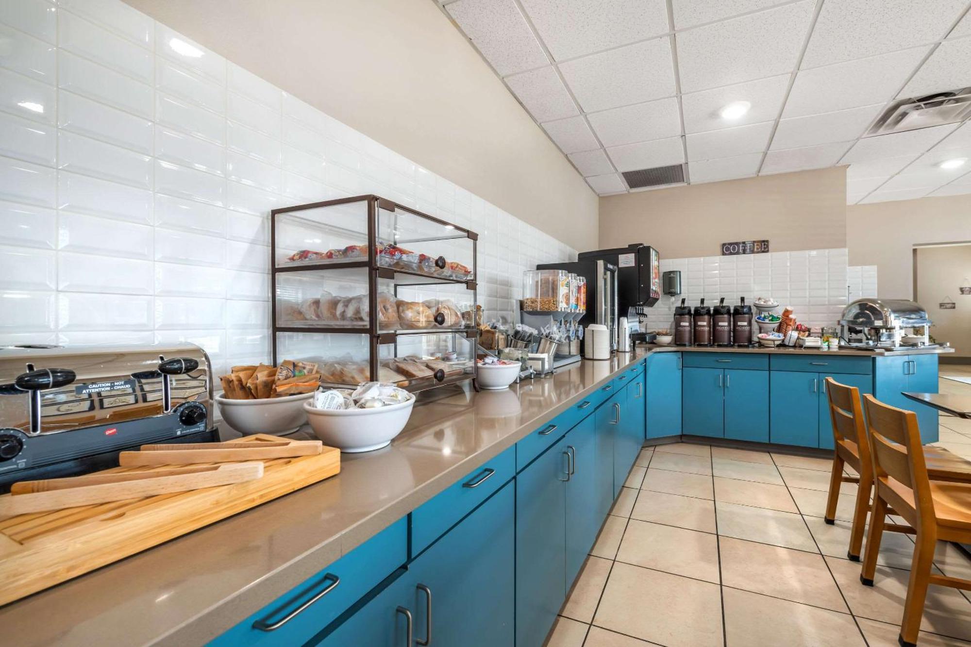 Country Inn & Suites By Radisson, Watertown, Sd Екстериор снимка