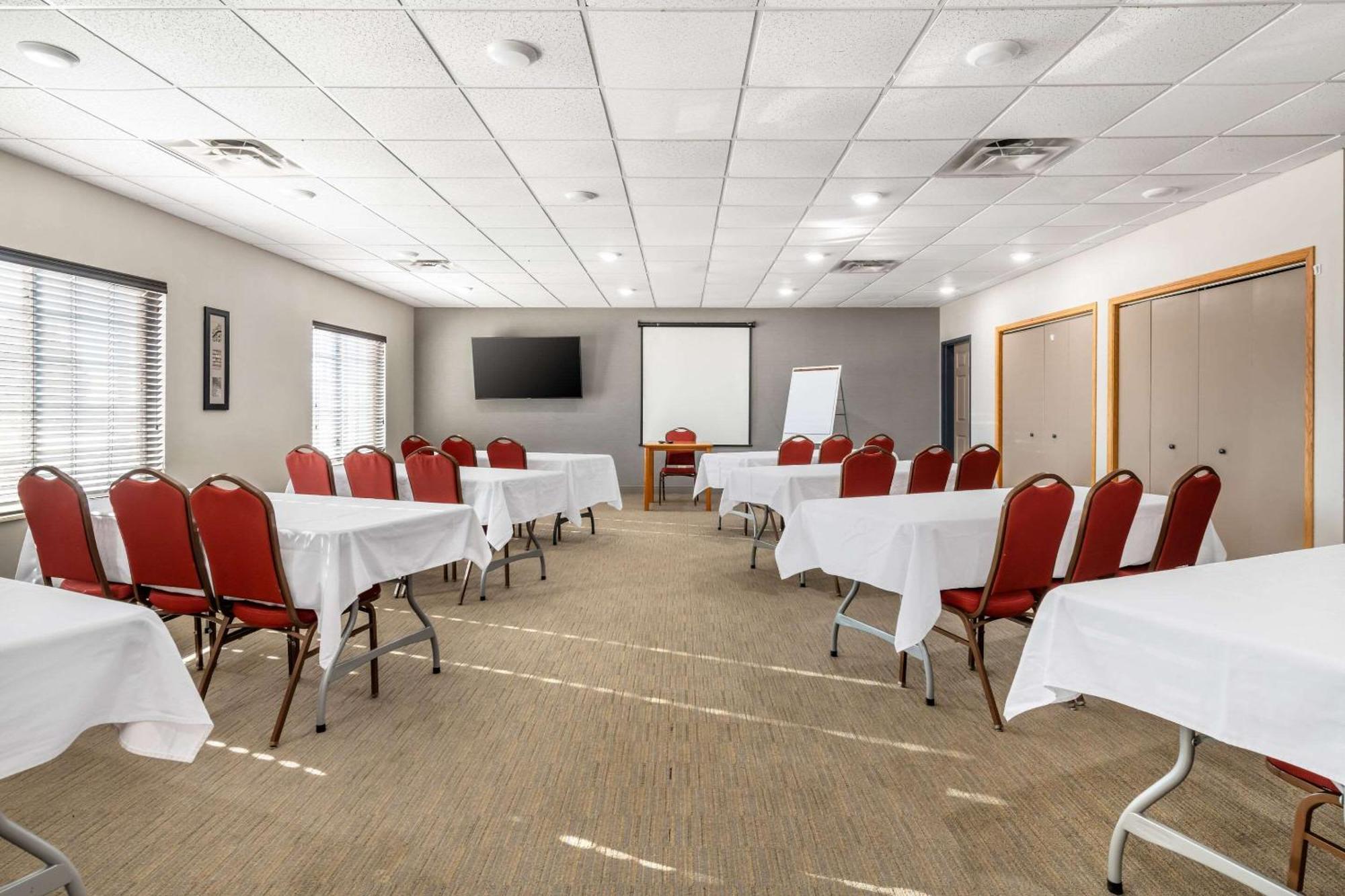 Country Inn & Suites By Radisson, Watertown, Sd Екстериор снимка