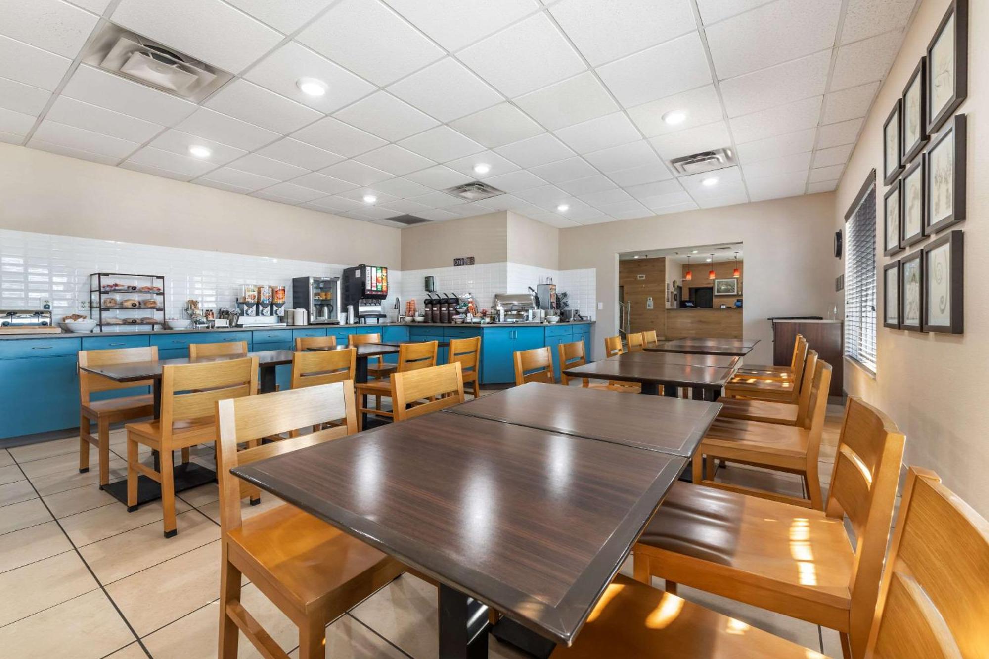 Country Inn & Suites By Radisson, Watertown, Sd Екстериор снимка