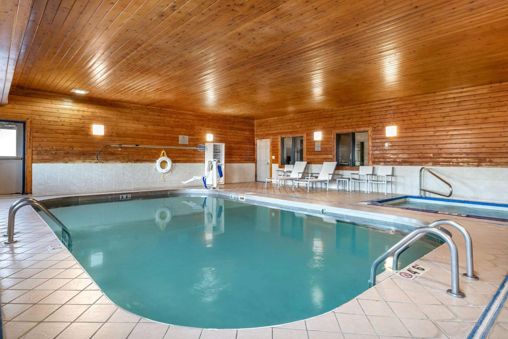 Country Inn & Suites By Radisson, Watertown, Sd Екстериор снимка