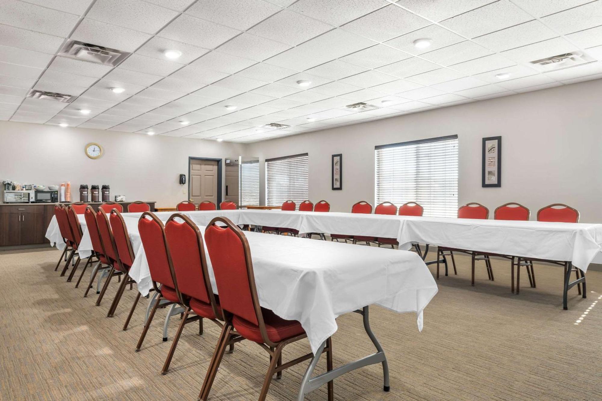 Country Inn & Suites By Radisson, Watertown, Sd Екстериор снимка