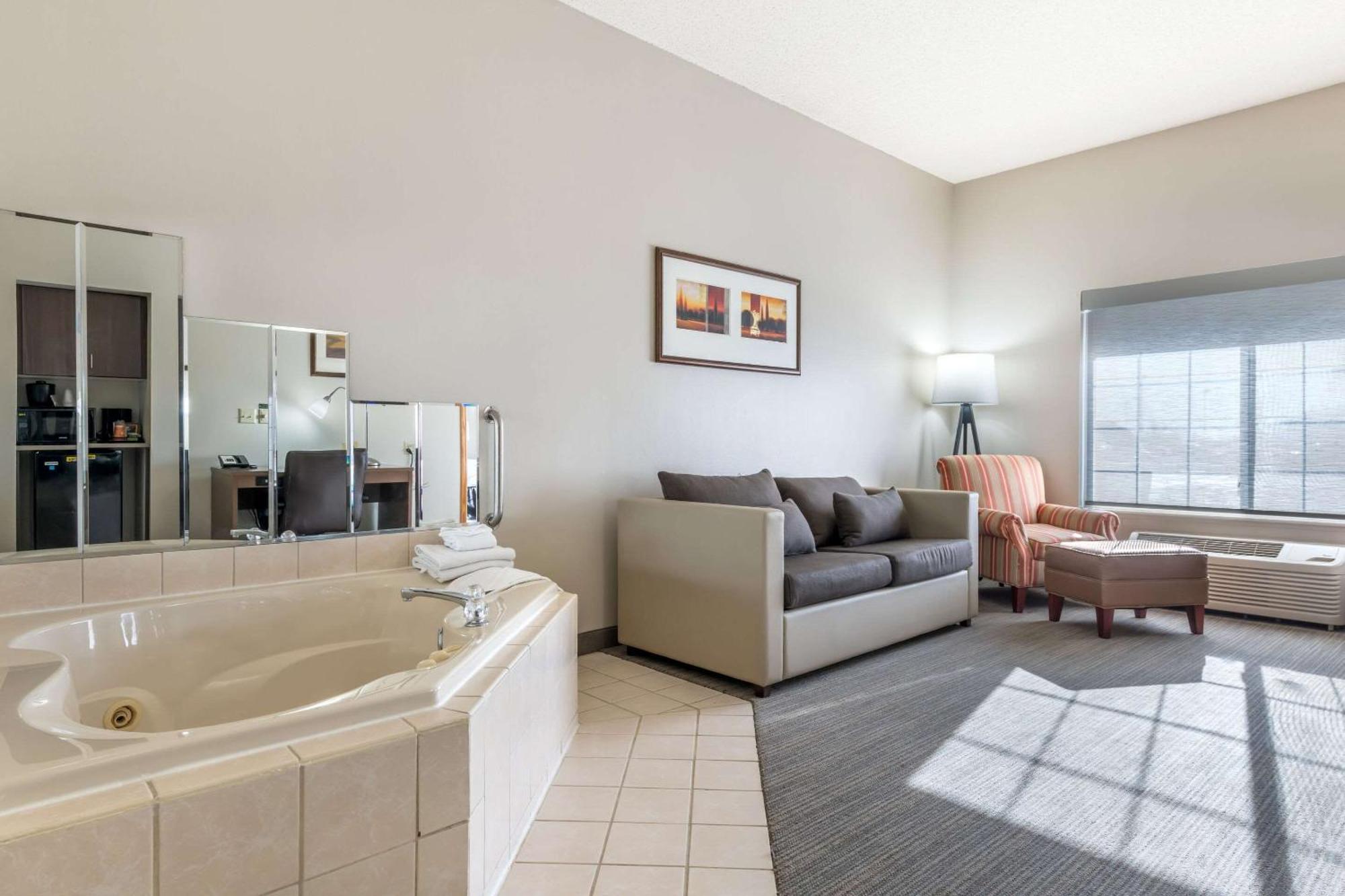 Country Inn & Suites By Radisson, Watertown, Sd Екстериор снимка