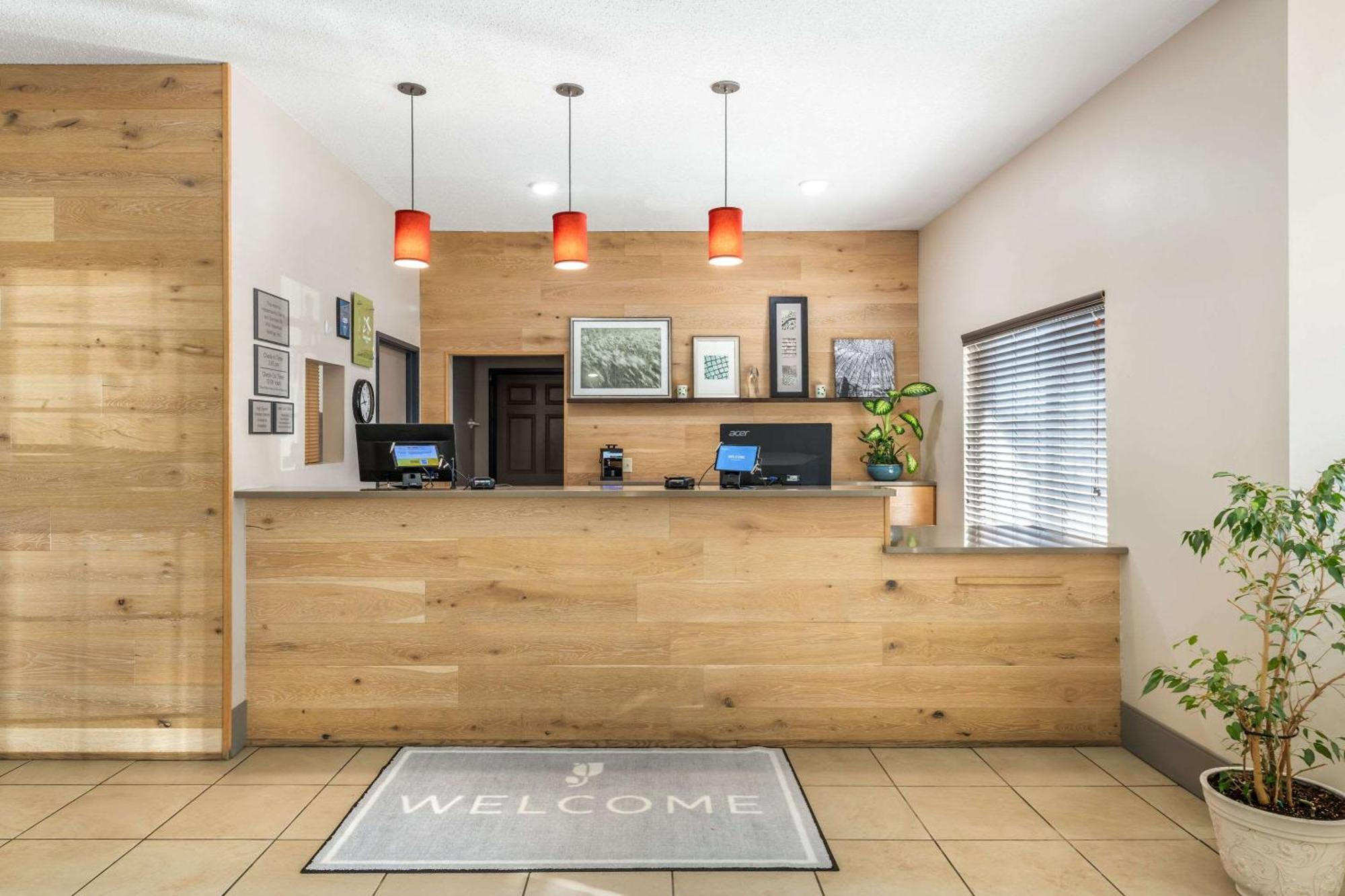 Country Inn & Suites By Radisson, Watertown, Sd Екстериор снимка