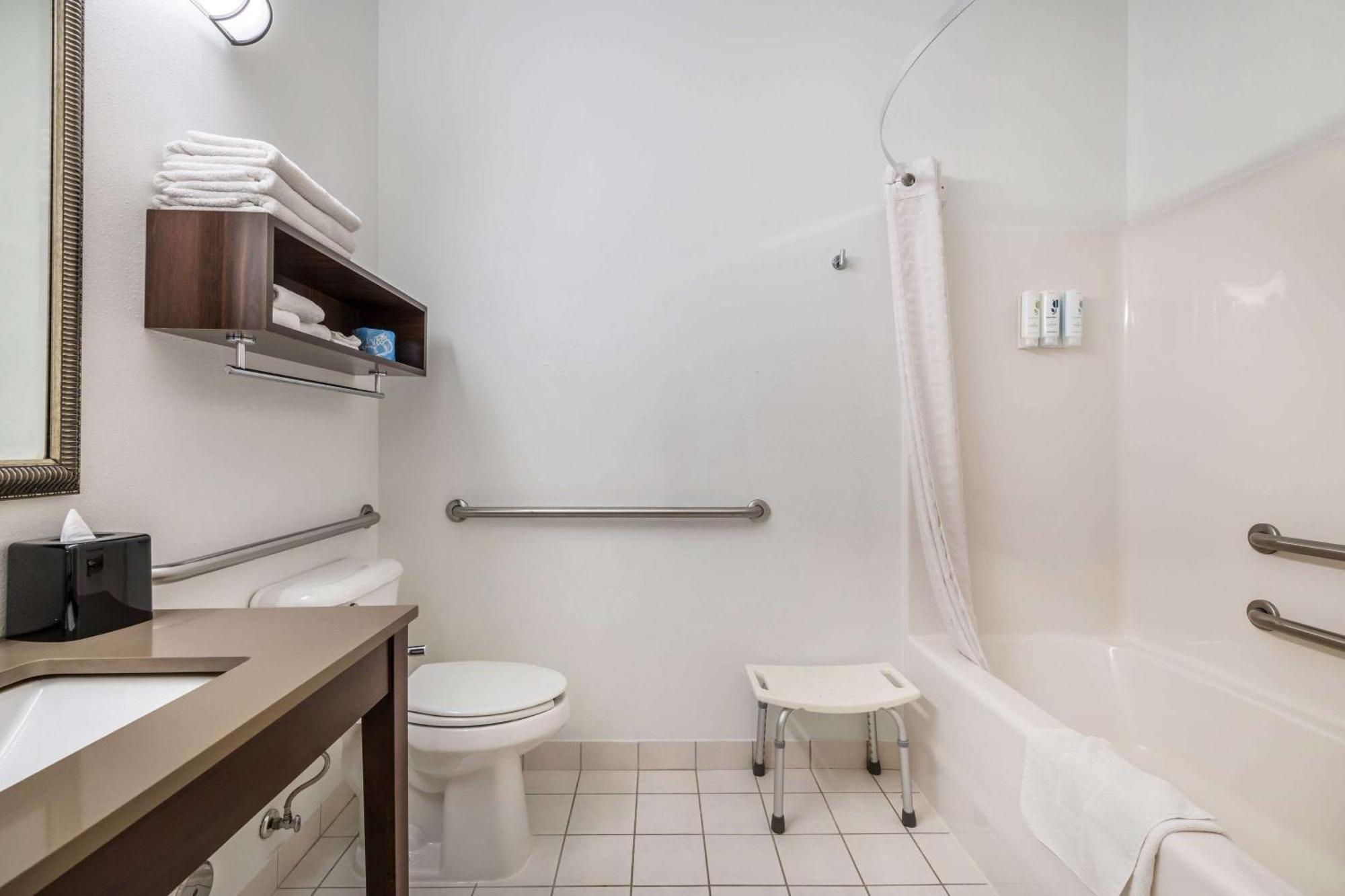 Country Inn & Suites By Radisson, Watertown, Sd Екстериор снимка